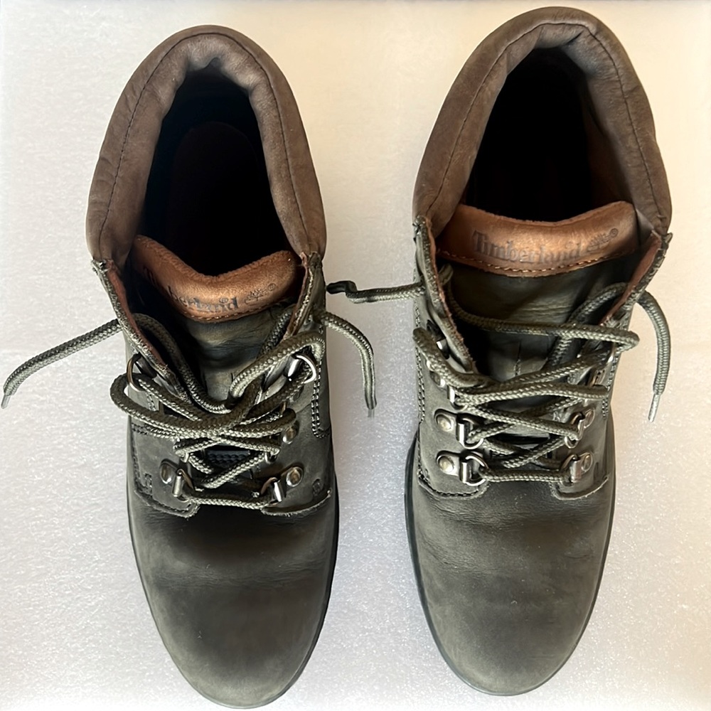 TIMBERLAND Olive green hike boots 8M approx 1” heel